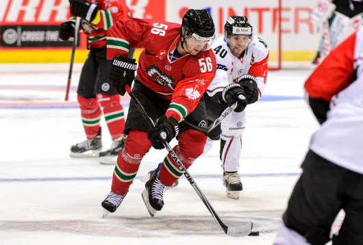 Frölundas Erik Gustafsson jagas av Genève Sevettes Daniel