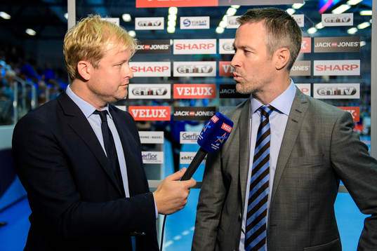 Kommentatorerna Pelle Bäckman och Martin Frändesjö,