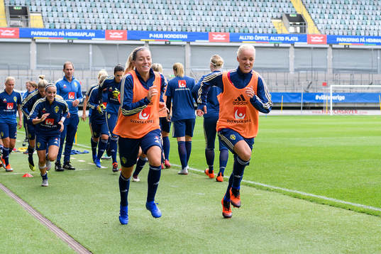 Linda Sembrant och Caroline Seger