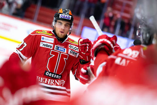 Örebros Glenn Gustafsson jublar