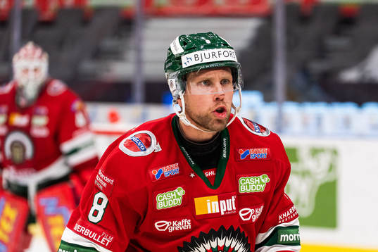 Frölundas Viktor Ekbom reagerar mot domare