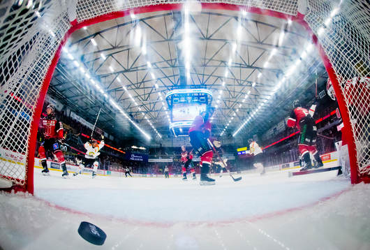 Jubel vid Brynäs 1-2 mål