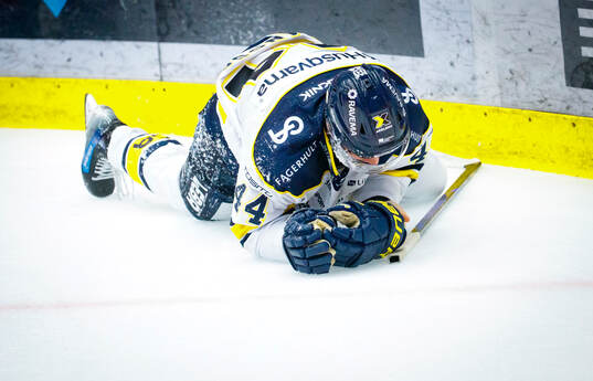 HV71s Hugo Fransson skadad