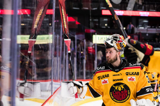 Luleås målvakt Joel Lassinantti jublar